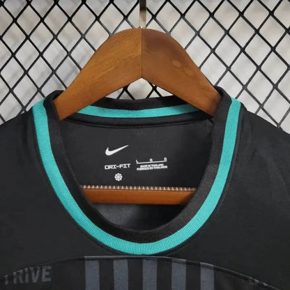 X LeBron 24/25 herenshirt