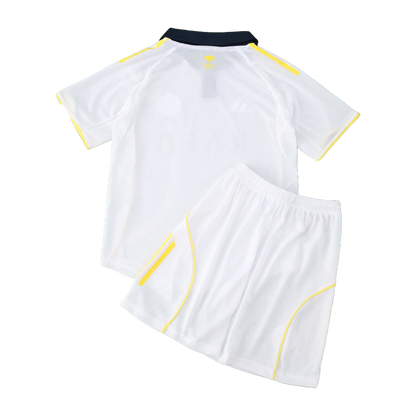 Uittenue 25/26 Kinder shirt en broekje