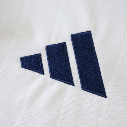 Uittenue 25/26 Kinder shirt en broekje